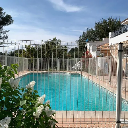 Maison De Dans La Brise Des Pins Holiday home Le Cannet