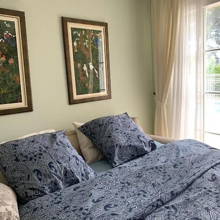 Maison De Dans La Brise Des Pins Holiday home Le Cannet